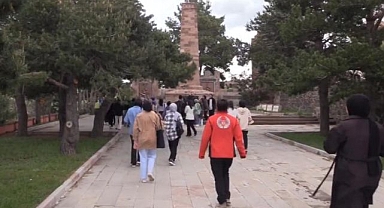 Tekman ve Karaçoban’dan gelen öğrenciler Erzurum’u gezdi