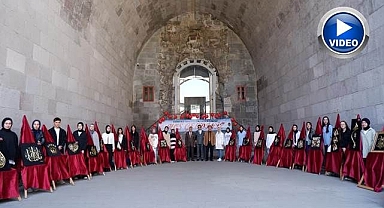Tel ve çivinin aşkı tuvalde buluştu