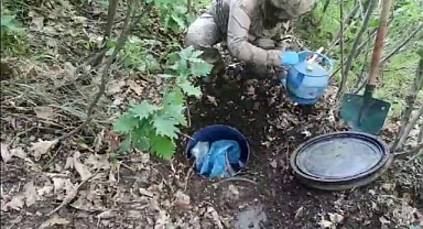 Toprağa gömülü halde bulundular
