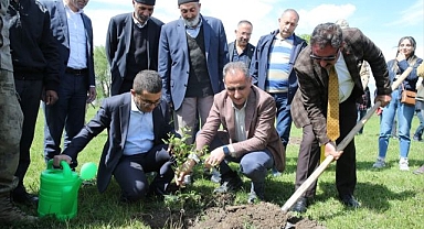 Türküden ilham alıp nar bahçesi kurdular