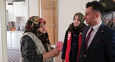 Yaşlıların yüzünü güldürdüler