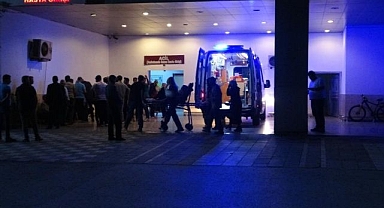 Annesini ve kardeşini bıçakladı!