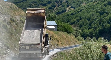Aşırı sıcaktan asfalt eridi...