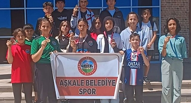 Aşkaleli gençler madalyalara ambargo koydu
