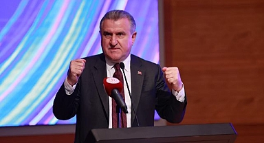 Bakan Bak tebrik etti