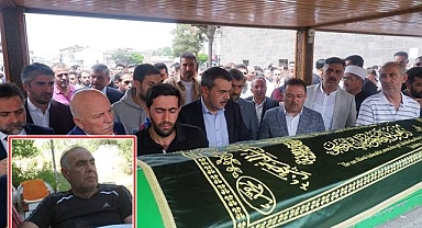 Bakan Tekin, Erzurum’da emekli öğretmenin cenazesine katıldı