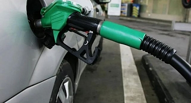 Benzine ve motorine zam yolda