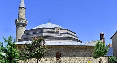 Caferiye Camii yıllara meydan okuyor