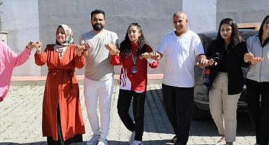 Davul zurnayla karşılandı