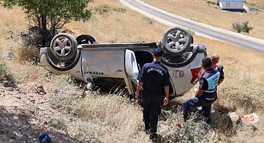 Direksiyon hakimiyetini kaybedince şarampole yuvarlandı