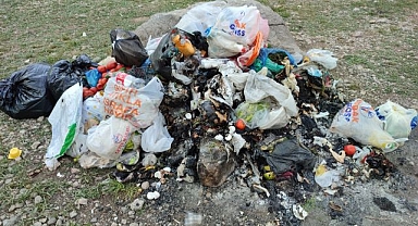 Doğa harikası çöplüğe döndü