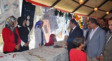 El emeği eserlerini sergilediler