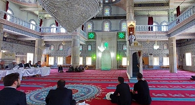 Etkili hutbe için kıyasıya yarıştılar