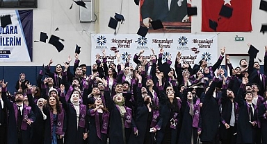 ETÜ’de mezuniyet coşkusu