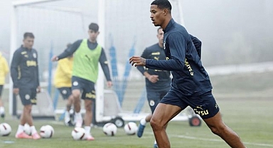 Fenerbahçe, günü çift idmanla tamamladı