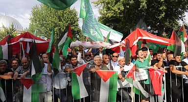 Gazze'ye dua, İsrail'e lanet!