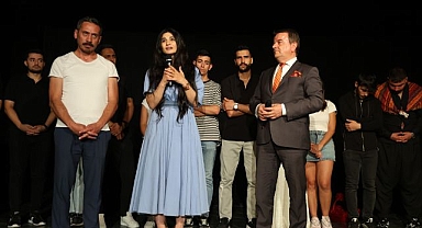Gülmek için geldiler, unutmamak için ayrıldılar