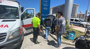 Hakimiyetini kaybeden motosiklet devrildi