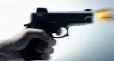 İki grup arasında silahlar konuştu