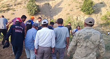 Kayalıklardan düşen kişi yaralandı