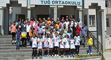 Kız futbol takımı Türkiye üçüncüsü oldu