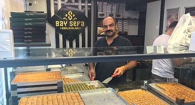 Konteyner çarşıda esnafın bayram mesaisi