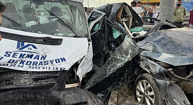 Otomobil ile kamyonet çarpıştı, 2'si ağır 5 kişi yaralandı