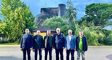 Öz Oltu'da parti teşkilatıyla buluştu