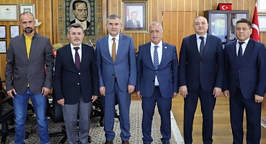 Özbek Heyetinden Rektör Çomaklı'ya iade-i ziyaret