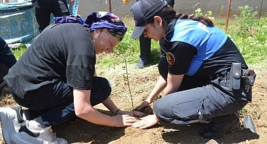 Özel gereksinimli öğrenciler fidan dikti