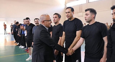 Polisler Futsal Turnuvası'nda ter döktü