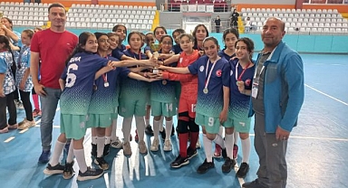 Sabancı'yı çifte şampiyonluğa taşıdı
