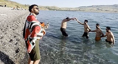 Sezonu halayla açtılar