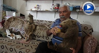 Sıra dışı koleksiyonu ile görenleri şaşırtıyor