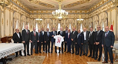 Soluğu Dadaş Valinin makamında aldı