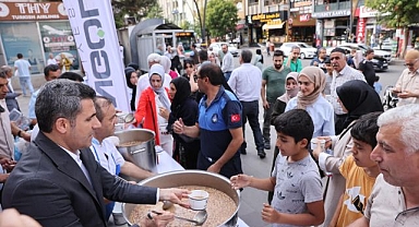 3 bin kişiye aşure ikram ettiler
