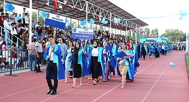 5 bin 260 öğrenci mezuniyet sevinci yaşadı