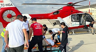 Ambulans helikopter küçük çocuk için havalandı