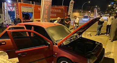 Aniden alev alan araç yürekleri ağza getirdi