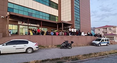 Kamyonetin çarptığı genç sürücü hayatını kaybetti