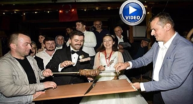 Düğün pastası yerine döner kestiler