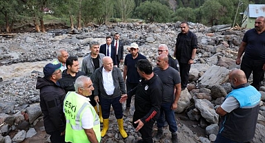 Erzurum'da selin yaraları sarılıyor! 500 araç ve 800 personel sahada