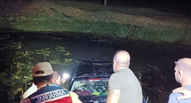 Feci kazada 2 otomobil çarpıştı!