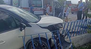 İki araç birbirine girdi! 1’i çocuk 7 kişi yaralandı