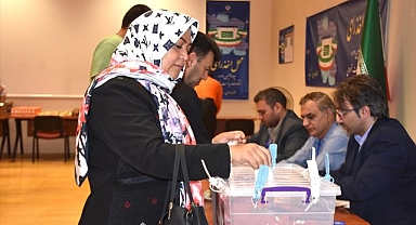 İranlılar ikinci tur için oy kullandı