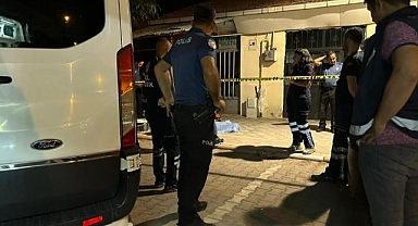 Kaldırımda bir anda yere yığıldı