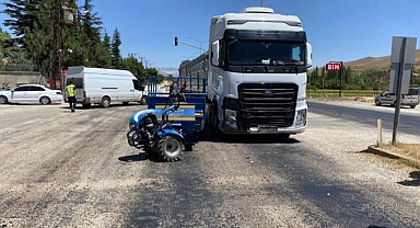 Kamyon ile pat pat motoru çarpıştı
