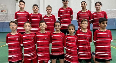 Minik badmintoncular milli takıma davet edildi