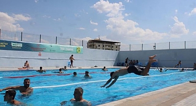Olimpik yüzme havuzu halka açıldı