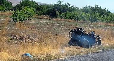 Otomobil ile çapa motoru çarpıştı